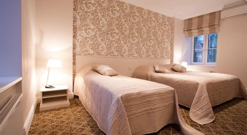 Real House 3*