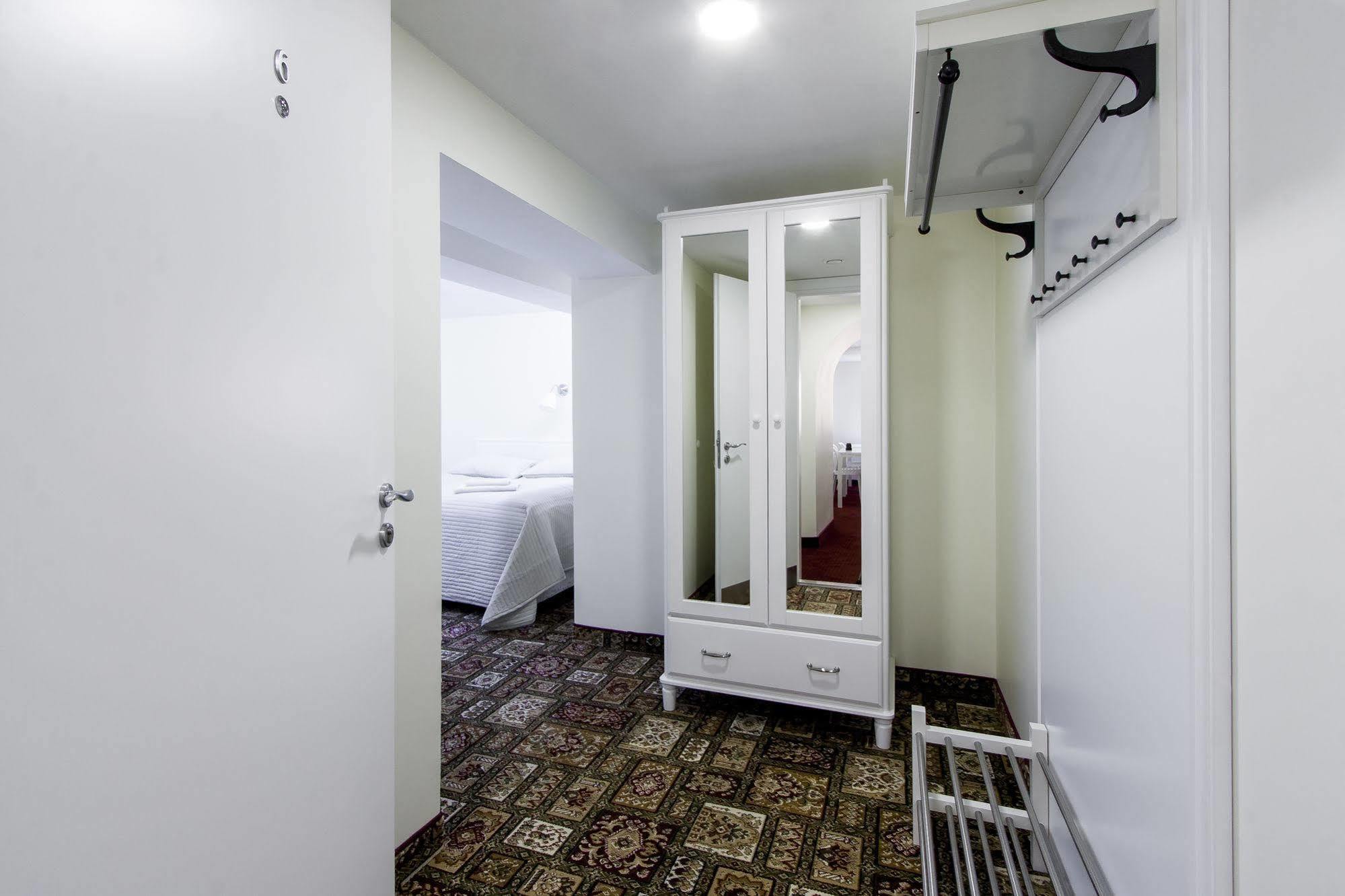 Real House 3*