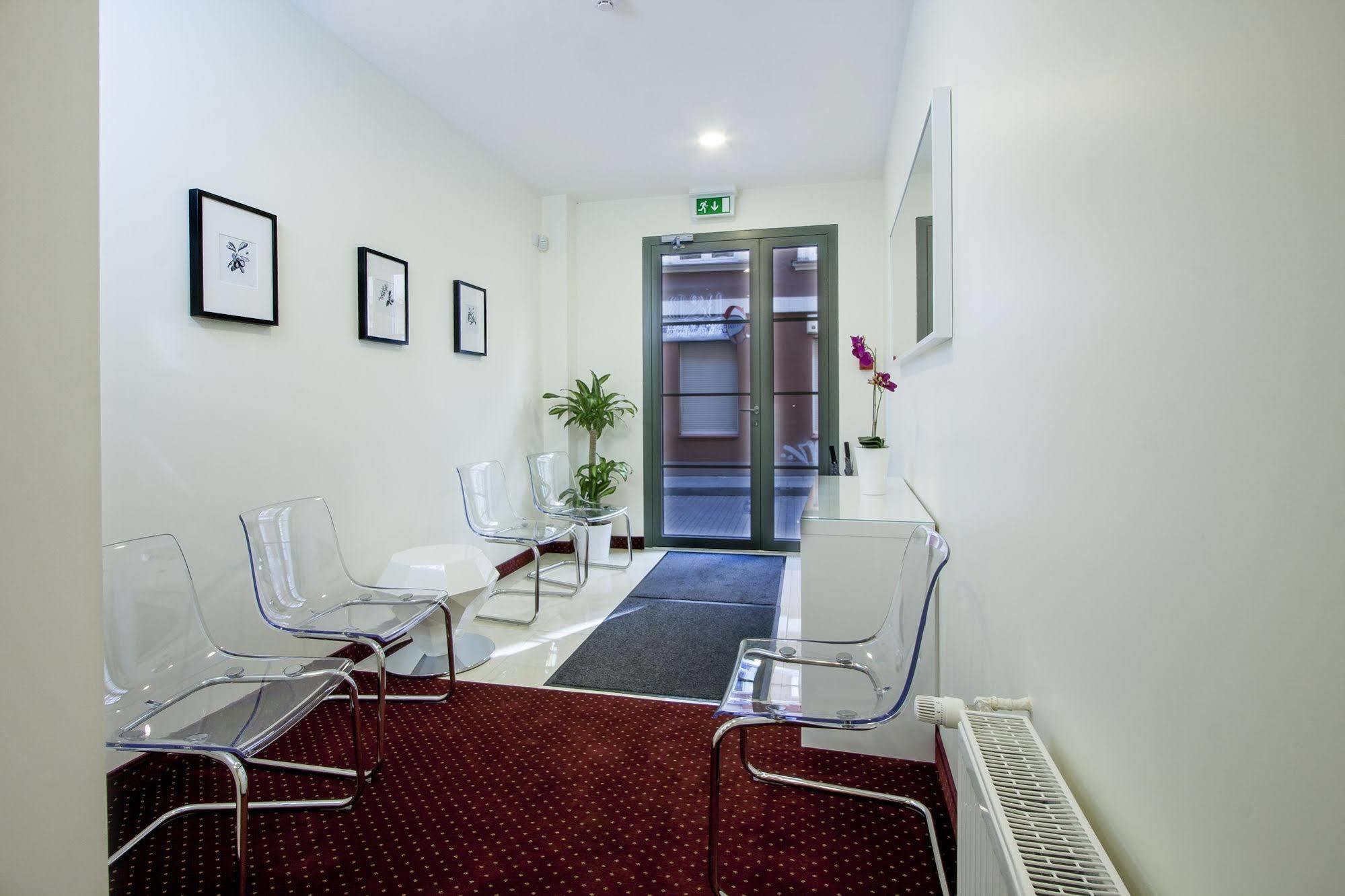 Real House 3* Vilnius